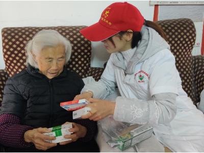 城关镇志愿者：寒冬送温暖 健康进社区