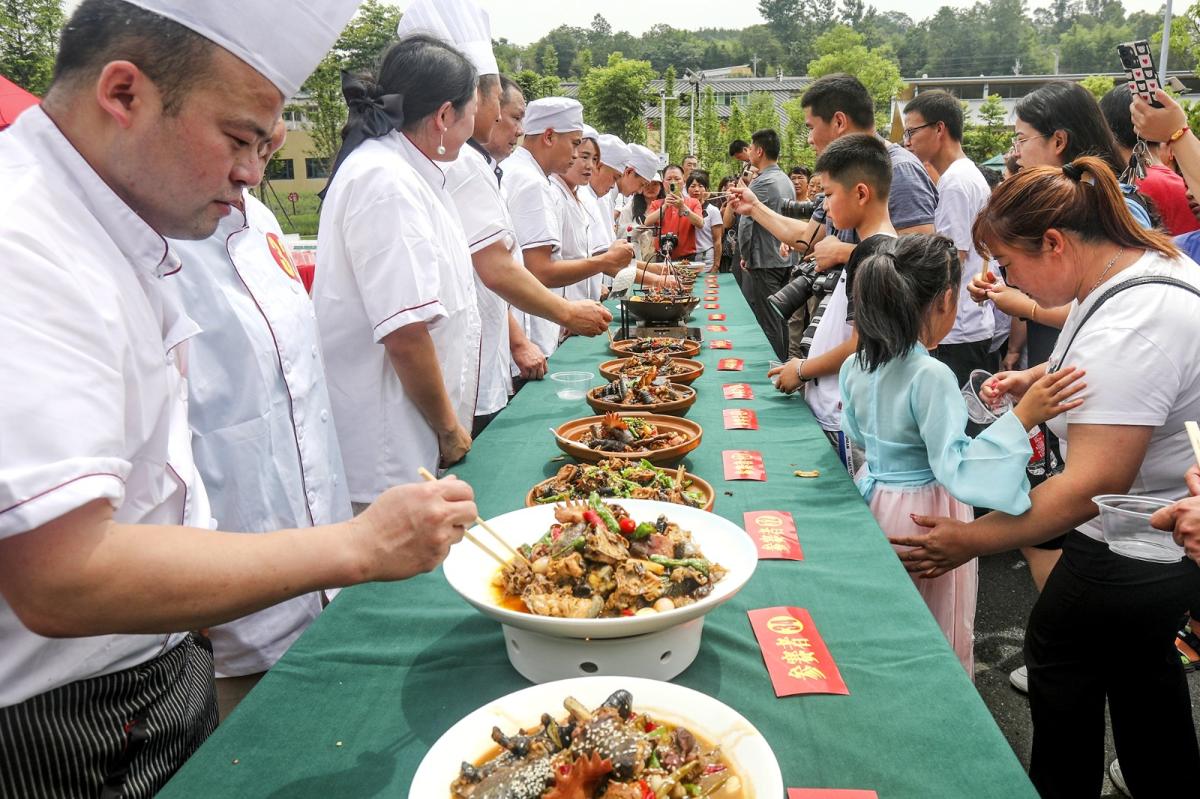 美食文化活动暨特色餐饮技能大赛.jpg
