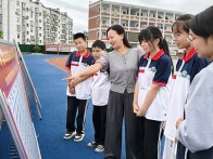 “知心邓姐”让每个学生都向阳生长